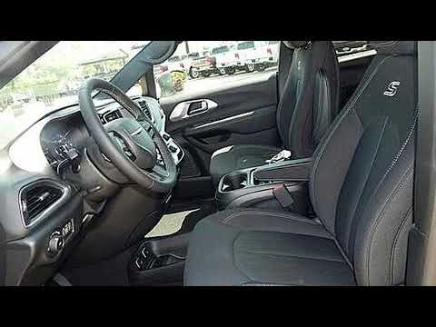 2018 Chrysler Pacifica TOURING PLUS in Tulsa, OK 74133