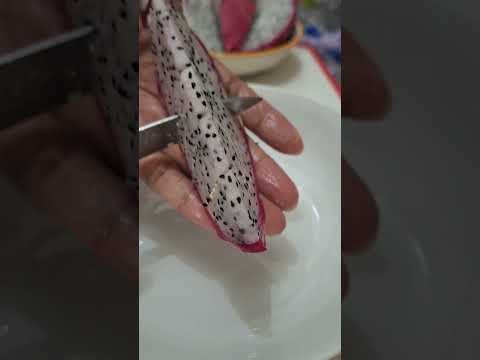 Slicing fresh dragon fruit trick #viral #ytshorts #shortvideo