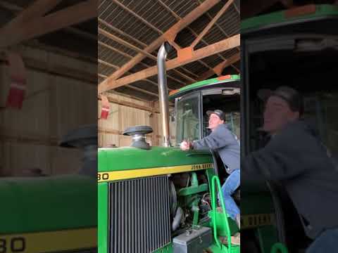 John Deere cold start #shorts #viral #fyp #farmer #johndeere#farming #fendt #tractor#best#coldstart