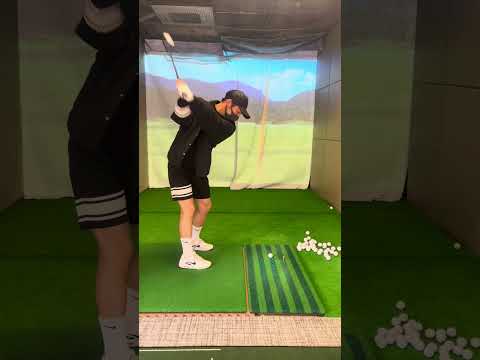 ドライバーと7iのスロースイング🏌️‍♂️ドライバーと7アイアンの後方からのスロースイングです。コメントで多かったので撮影しました！#ゴルフ #ゴルフスイング #golf #golfswing