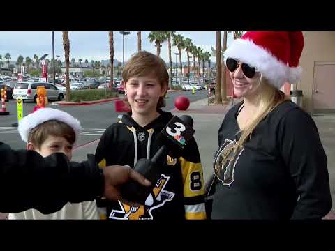 Last-minute shoppers dash through Las Vegas stores as holiday season peaks