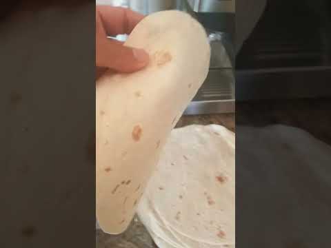 how to heat a tortilla - egg and cheese burrito #breakfasttime #food #tortilla #foodhacks