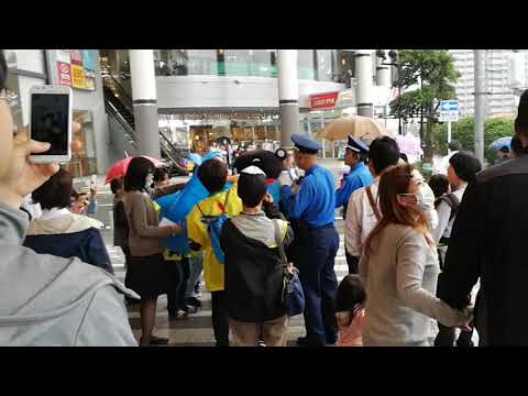 くまモン 雨の中歩く 2017.10.29