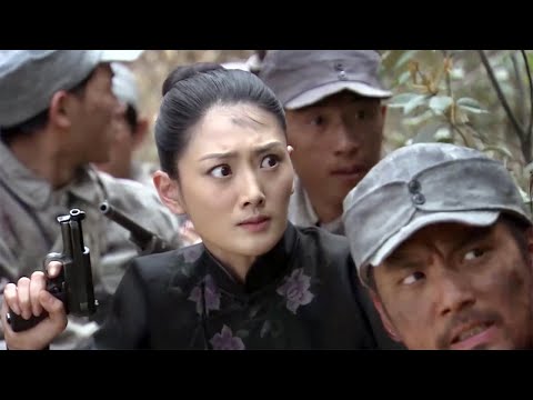 The Japanese army ambushed our army, and the woman in black seized the opportunity to shoot