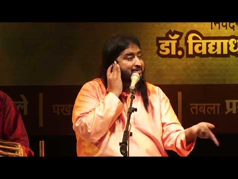 Swaradhish Dr Bharat Balvalli sings Master Dinanath Mangeshkar's song Shatajanma Shodhitana