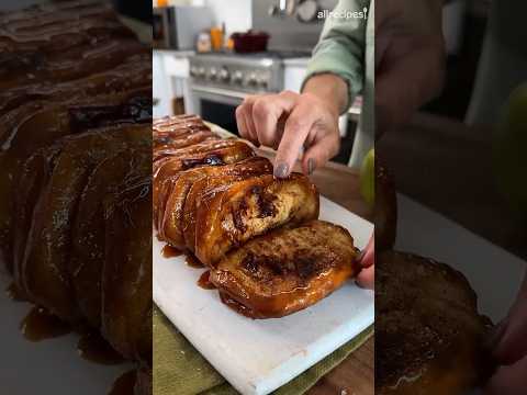 Apple Pie Pull-Apart Bread