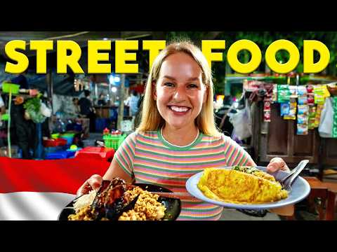 We Eat Indonesian Street Food at Yogyakarta Night Market 🇮🇩 (Java, Indonesia)