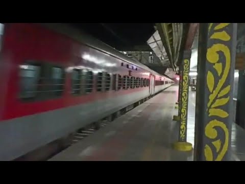 12971-Bhavnagar Terminus Exp With Brand New LHB Rake With WDP-4B Skip Dahanu Road