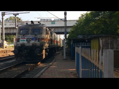 12263-Pune Hazrat Nizamuddin Duronto Express At 130KMPH Full Speed