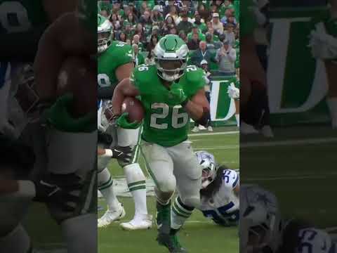 HUGE RUN! Saquon Barkley CROSSES 2K YARDS on the season 🦅🔥 Eagles vs Cowboys Highlights