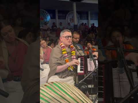 Nanda Kumar Prabhu’s heartfelt rendition of Rama Raghava is immersing everyone in devotion 🎶🙏