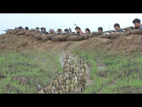 The female soldiers occupied the high ground, holding sniper rifles, and shot one person at a time!