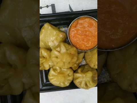 Veg Momos &chutney #momoschutneyrecipe #momoschutney #chutney #shorts #trendingshorts #streetstyle