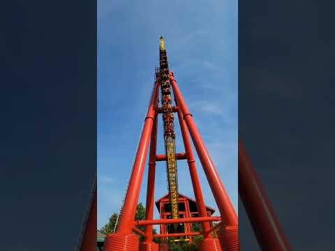 70mph Backwards 😲 #shorts #sixflagsgreatamerica #maverickhayesyoutube #v2 #rollercoaster