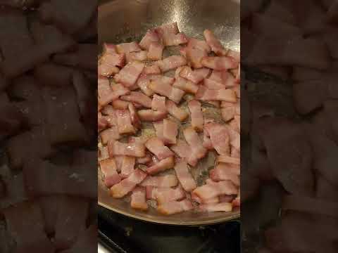 35 seconds of bacon cooking in a stainless steel pan. thank me in the comments.