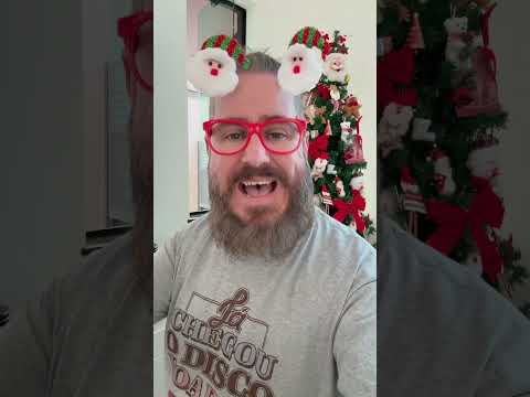 Quem é você montando a árvore de Natal? 🎄😂