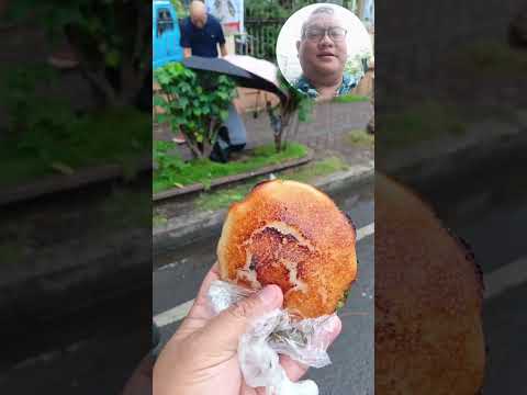 Street Foods of Cebu | Hot Bibingka! Amazing Local Rice Cakes for only 20 pesos a piece!