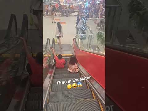 TIRED IN ESCALATOR I HAPPY HOLIDAYS I BLESS CHRISTMAS #share #viral #escalator #fun #amazing