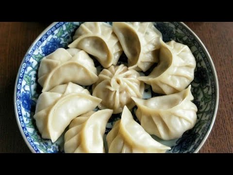 Veg Dim Sum | Veg Momos Recipe | Easy ways to fold Momo | मोमोज बनाने की विधि | Nidhi's kitchen