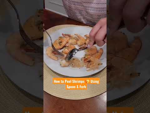 How to Peel Shrimps 🍤 Using Spoon & Fork #shorts #shortsvideo #shrimp #foodie #satisfying