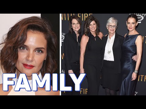 Katie Holmes Family & Biography