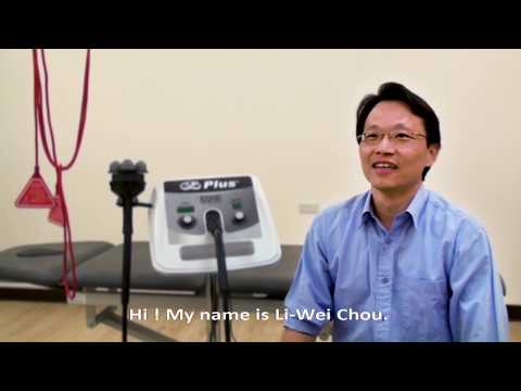 Dr. Li Wei Chou teaches electrotherapy in NYMU