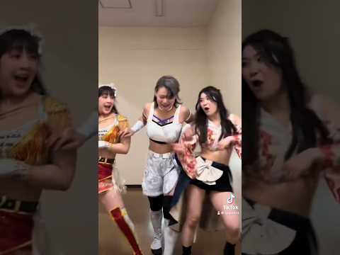 バックステージで踊る女子プロレスラーたちの間を通れた女子プロレスラー #ポケダンス