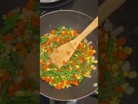 Struggle Meal Magic: Quick & Easy Veggie Fried Rice Recipe!