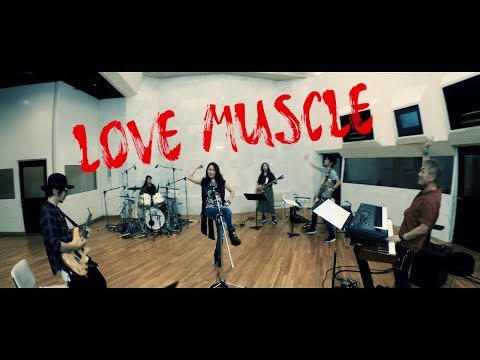 大黒摩季「LOVE MUSCLE」MUSIC VIDEO