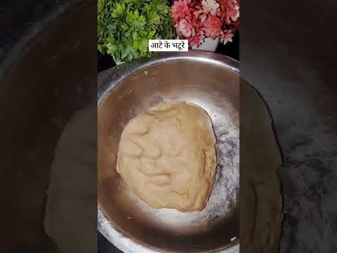 आटे का भटूरा 🤩😋 Recipe pinned in the comments#youtubeshorts #shorts #newshorts #bhature #aatabhatura