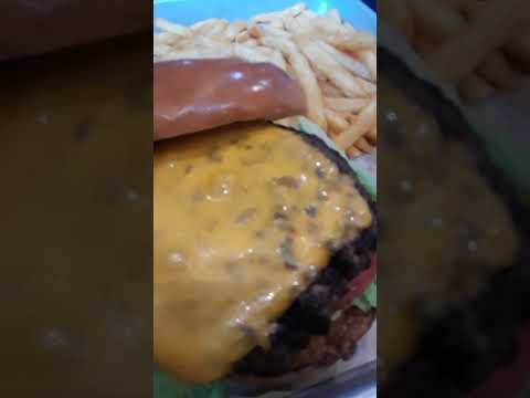 Classic Cheeseburger