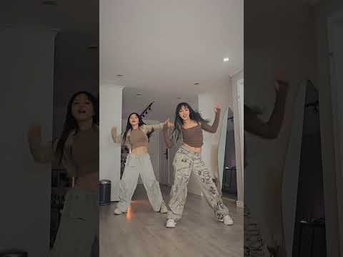 ITZY "GOLD" dance cover with @dasurichoiofficial 💛 #ITZY #GOLD #kpop #shorts