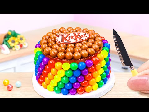 🌈Miniature Cake Decorating ideas with Chocolate 🌈 Sweet Rainbow Chocolate Heart KitKat Cake Recipe