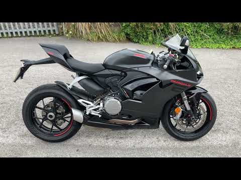 2024 DUCATI PANIGALE V2, 254 MILES - WALKAROUND - COMPLETELY MOTORBIKES