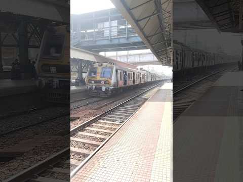 local train Mumbai shorts video status #localtrain #train #shorts #viralvideo