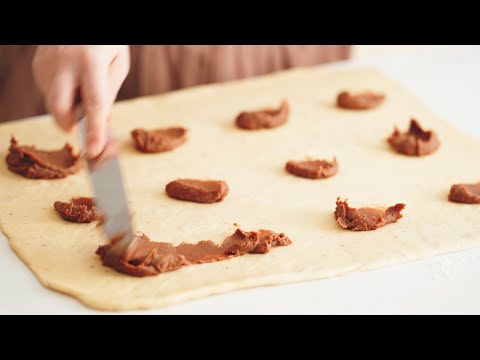 Swedish Cinnamon Rolls recipe made with Tang Zhong, remain moist and crispy the next day!