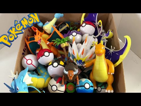 Large Scale Pokemon Figures / Poke Balls with Figures Tauros Dragonite Mega Charizard Y Solgaleo