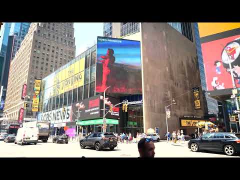 "Friends" Takes Over Time Square!