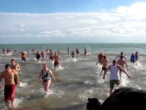 Milwaukee Polar Bear Plunge 2011 - Bradford Beach