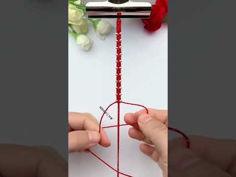 You will learn how to braid ropes after watching it. Simple braiding of bracelets. Simple braidi