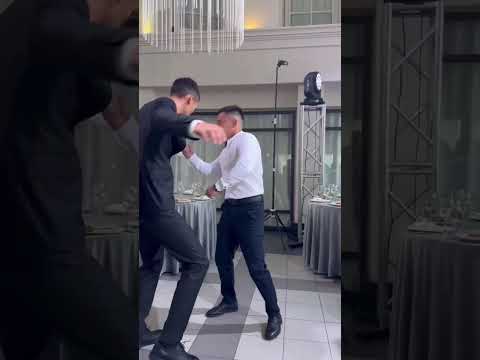 Крутой выход жениха на свадьбе😎🤟🏼 #свадьба #wedding