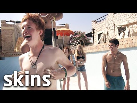 Showering In The Pool | Skins