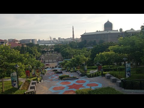 Slideshow: Walking Around Putrajaya