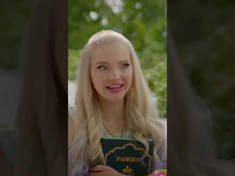 Descendants 2 - Mal has a Hard Time Adapting to a New Place - Dove Cameron #dovecameron #disney