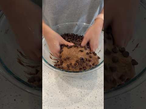 How I add chocolate chips during coil folds or stretch and folds.  #sourdough