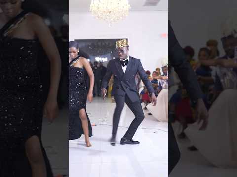 Is Kwasiii in it! Congolese Wedding Entrance Dance