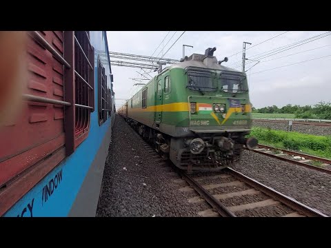 WAG-9HC With Jodhpur-Dadar Western Express Crossing With Karnavati Express At Sayan #railway