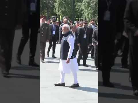 modi hugs Putin #मुख्य_समाचार modi Putin hug, modi meets putin #shorts #aajtak #viral #video #putin