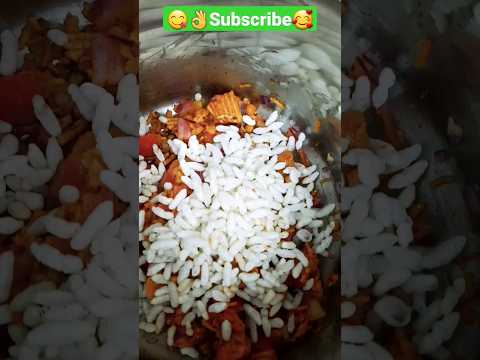 Bhel Puri😋 |Murmura chaat| #streetfood #shorts #viral #trending #sowmikitchen123 #ytshorts