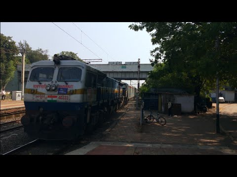 12483- Kochuveli Amritsar Express At Full Speed Blast Dahanu Road At 130 KMPH